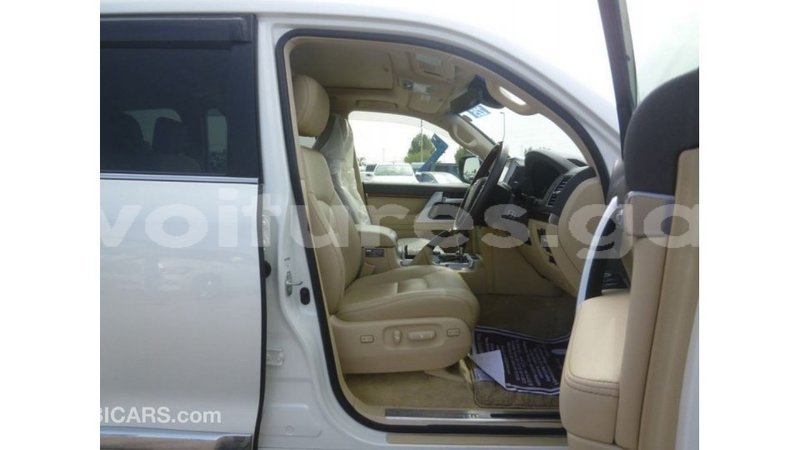 Big with watermark toyota land cruiser estuary import dubai 5510