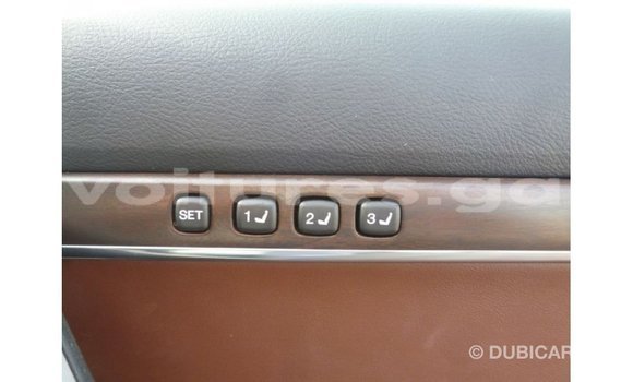 Sayi Imported Toyota Land Cruiser White Mota in Import - Dubai a estuary Sayi Imported Toyota Land Cruiser White Mota in Import - Dubai a estuary