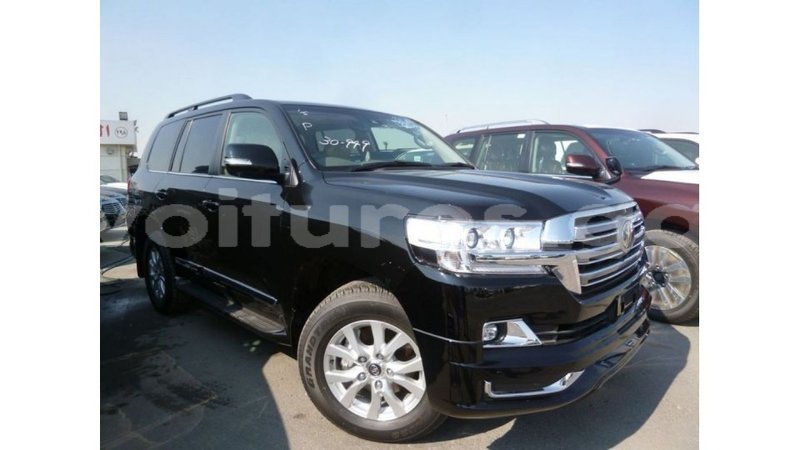 Big with watermark toyota land cruiser estuary import dubai 5513