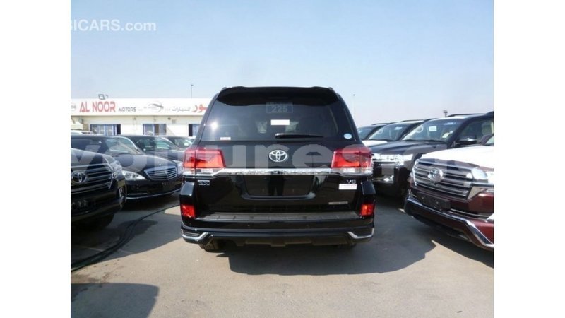 Big with watermark toyota land cruiser estuary import dubai 5513