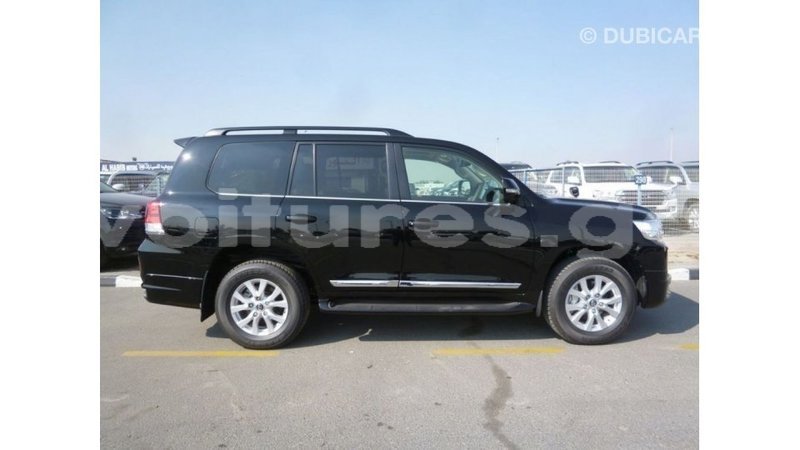 Big with watermark toyota land cruiser estuary import dubai 5513