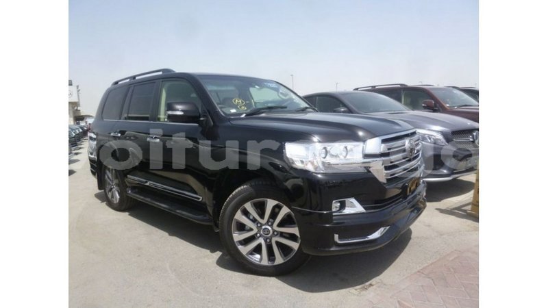 Big with watermark toyota land cruiser estuary import dubai 5514