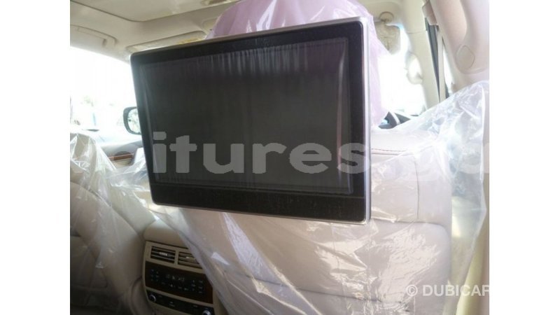 Big with watermark toyota land cruiser estuary import dubai 5514