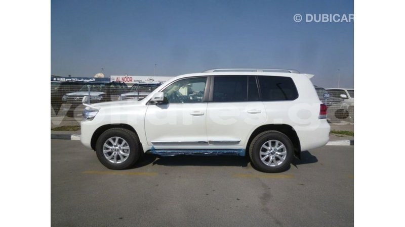 Big with watermark toyota land cruiser estuary import dubai 5515