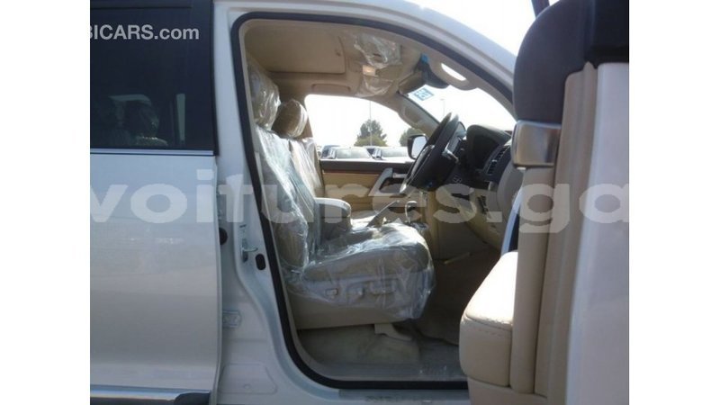 Big with watermark toyota land cruiser estuary import dubai 5515