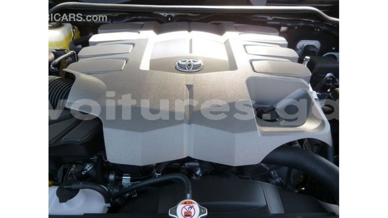 Big with watermark toyota land cruiser estuary import dubai 5515