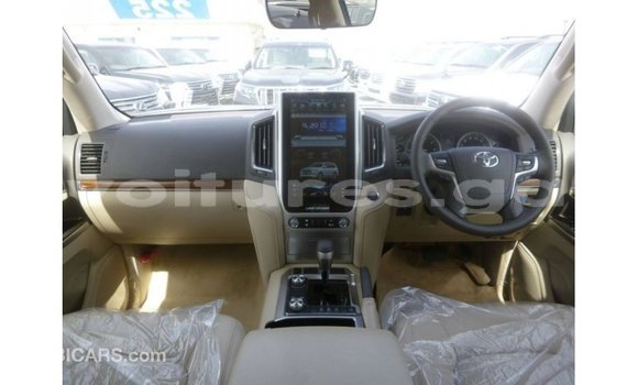 Acheter Import Voiture Toyota Land Cruiser Blanc à Import - Dubai, Estuaire Acheter Import Voiture Toyota Land Cruiser Blanc à Import - Dubai, Estuaire