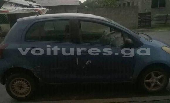 Sayi Na hannu Toyota Yaris Blue Mota in Libreville a estuary Sayi Na hannu Toyota Yaris Blue Mota in Libreville a estuary