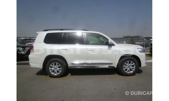 Acheter Import Voiture Toyota Land Cruiser Blanc à Import - Dubai, Estuaire Acheter Import Voiture Toyota Land Cruiser Blanc à Import - Dubai, Estuaire
