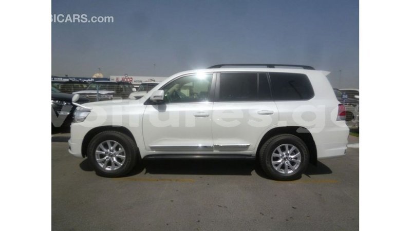 Big with watermark toyota land cruiser estuary import dubai 5516