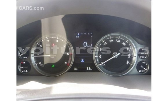 Acheter Import Voiture Toyota Land Cruiser Blanc à Import - Dubai, Estuaire Acheter Import Voiture Toyota Land Cruiser Blanc à Import - Dubai, Estuaire