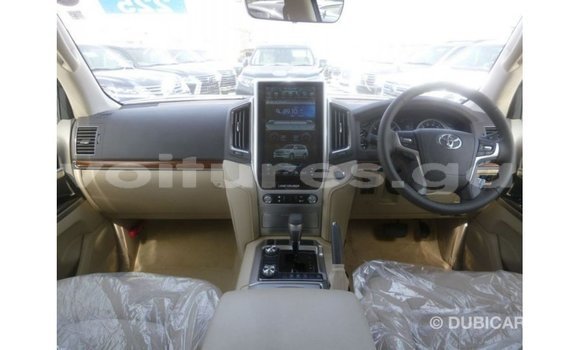 Buy Import Toyota Land Cruiser White Car in Import - Dubai in Estuary Buy Import Toyota Land Cruiser White Car in Import - Dubai in Estuary