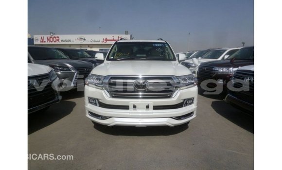 Buy Import Toyota Land Cruiser White Car in Import - Dubai in Estuary Buy Import Toyota Land Cruiser White Car in Import - Dubai in Estuary