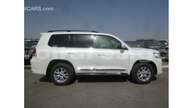 Big with watermark toyota land cruiser estuary import dubai 5517