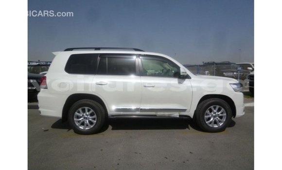 Buy Import Toyota Land Cruiser White Car in Import - Dubai in Estuary Buy Import Toyota Land Cruiser White Car in Import - Dubai in Estuary