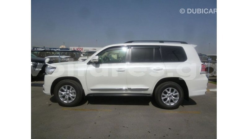 Big with watermark toyota land cruiser estuary import dubai 5517