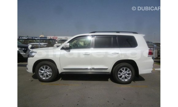 Buy Import Toyota Land Cruiser White Car in Import - Dubai in Estuary Buy Import Toyota Land Cruiser White Car in Import - Dubai in Estuary