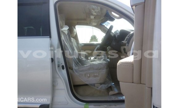 Buy Import Toyota Land Cruiser White Car in Import - Dubai in Estuary Buy Import Toyota Land Cruiser White Car in Import - Dubai in Estuary