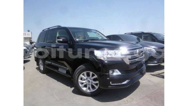 Big with watermark toyota land cruiser estuary import dubai 5518