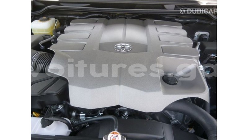 Big with watermark toyota land cruiser estuary import dubai 5518