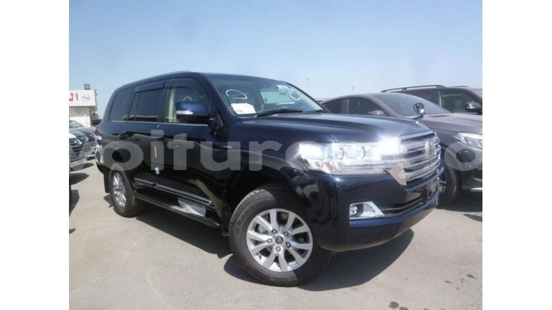 Big with watermark toyota land cruiser estuary import dubai 5519