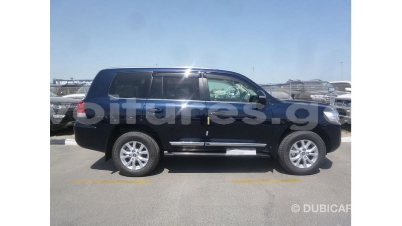 Big with watermark toyota land cruiser estuary import dubai 5519