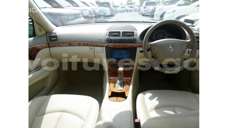 Big with watermark mercedes benz 200 estuary import dubai 5524