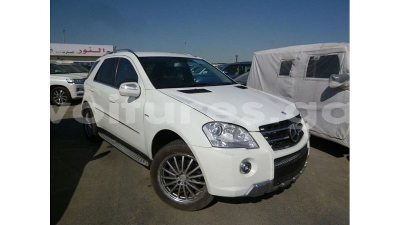 Big with watermark mercedes benz 190 estuary import dubai 5525