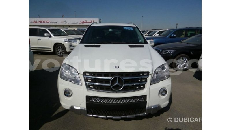 Big with watermark mercedes benz 190 estuary import dubai 5525