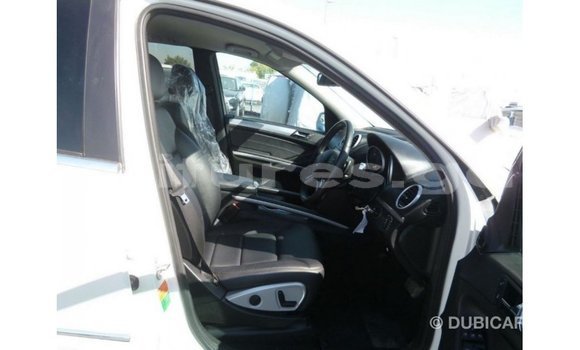 Sayi Imported Mercedes-Benz 190 White Mota in Import - Dubai a estuary Sayi Imported Mercedes-Benz 190 White Mota in Import - Dubai a estuary