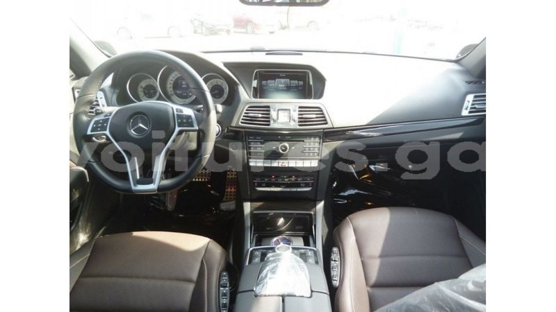 Big with watermark mercedes benz 200 estuary import dubai 5527