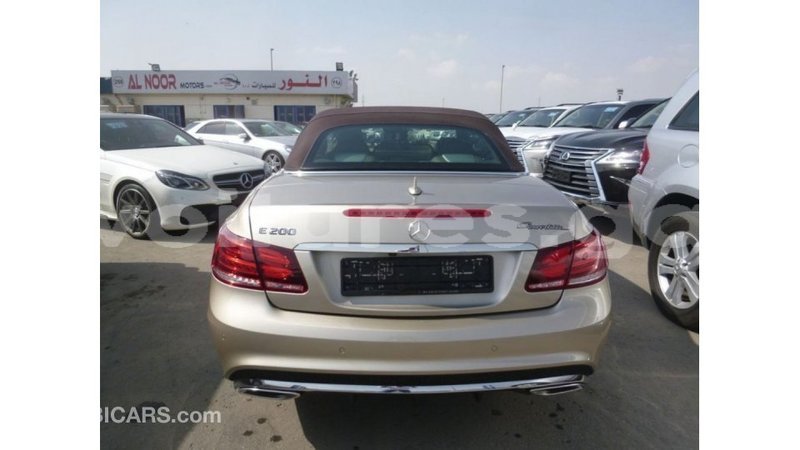 Big with watermark mercedes benz 200 estuary import dubai 5527