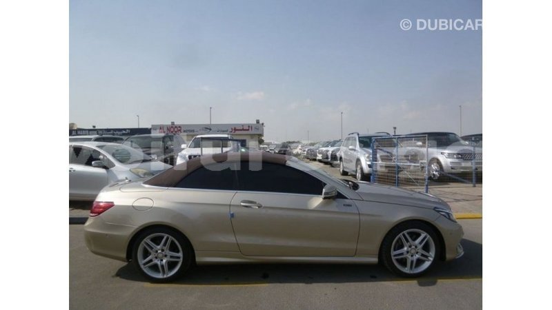 Big with watermark mercedes benz 200 estuary import dubai 5527