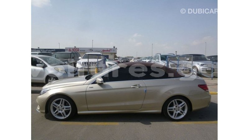 Big with watermark mercedes benz 200 estuary import dubai 5527
