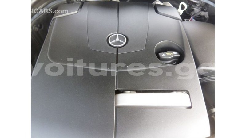 Big with watermark mercedes benz 200 estuary import dubai 5527