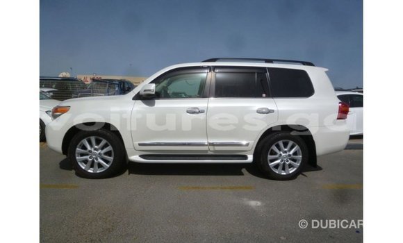 Buy Import Toyota Land Cruiser White Car in Import - Dubai in Estuary Buy Import Toyota Land Cruiser White Car in Import - Dubai in Estuary