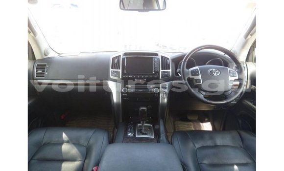 Buy Import Toyota Land Cruiser White Car in Import - Dubai in Estuary Buy Import Toyota Land Cruiser White Car in Import - Dubai in Estuary