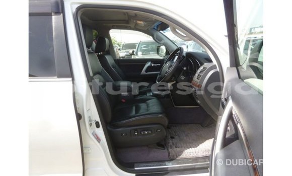 Buy Import Toyota Land Cruiser White Car in Import - Dubai in Estuary Buy Import Toyota Land Cruiser White Car in Import - Dubai in Estuary