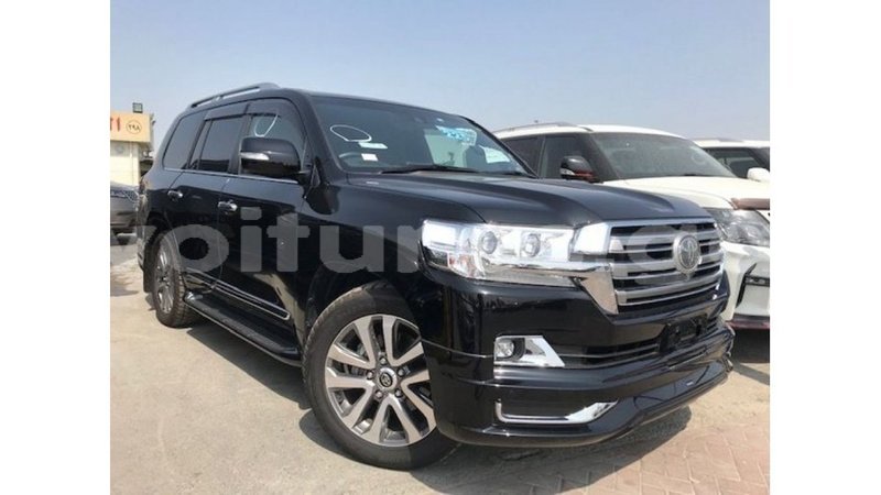 Big with watermark toyota land cruiser estuary import dubai 5531