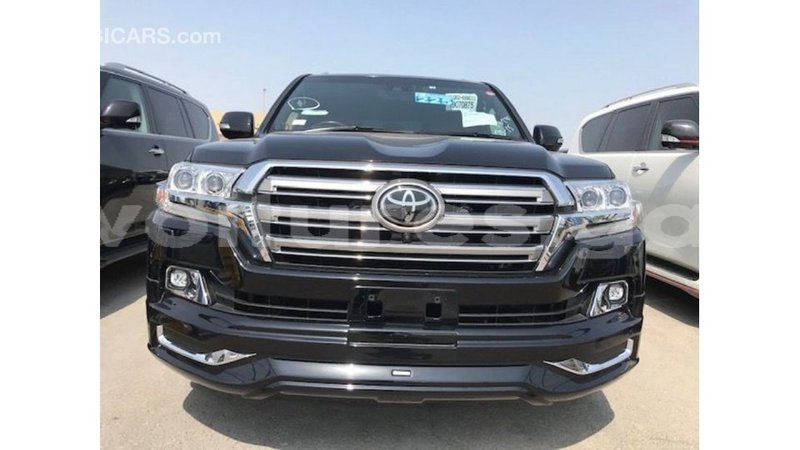 Big with watermark toyota land cruiser estuary import dubai 5531