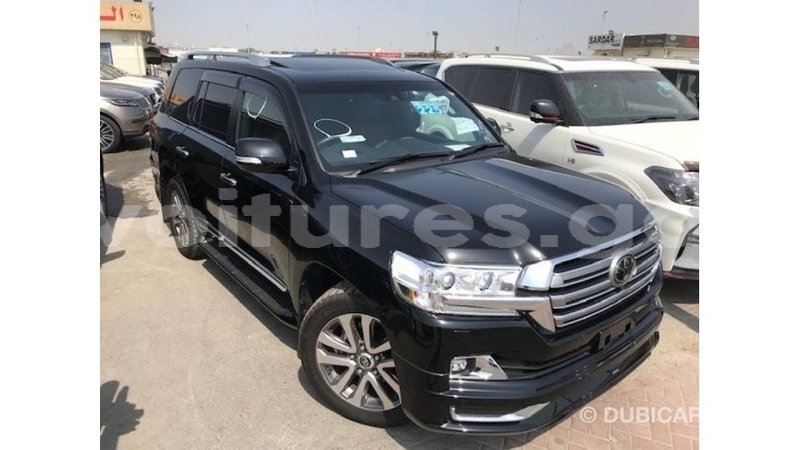 Big with watermark toyota land cruiser estuary import dubai 5531