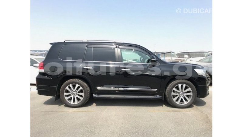 Big with watermark toyota land cruiser estuary import dubai 5531