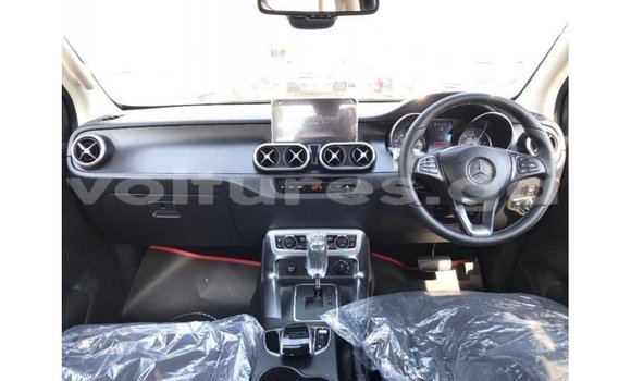 Acheter Import Voiture Mercedes-Benz 250 Noir à Import - Dubai, Estuaire Acheter Import Voiture Mercedes-Benz 250 Noir à Import - Dubai, Estuaire