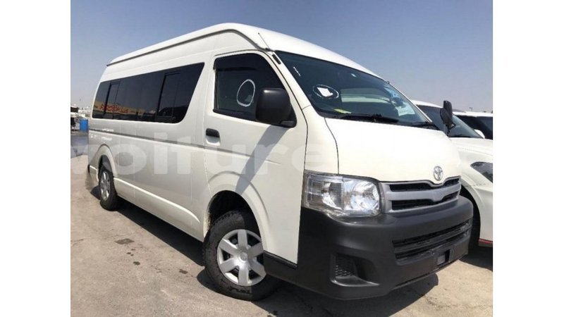 Big with watermark toyota hiace estuary import dubai 5534