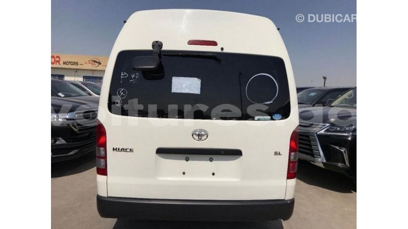 Big with watermark toyota hiace estuary import dubai 5534