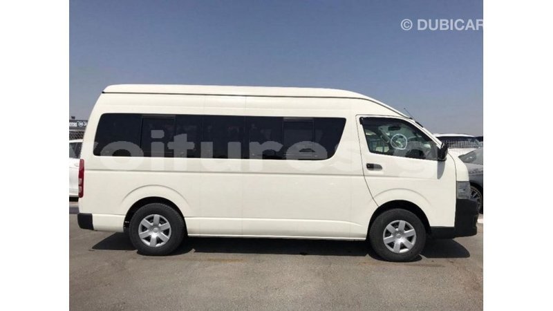 Big with watermark toyota hiace estuary import dubai 5534