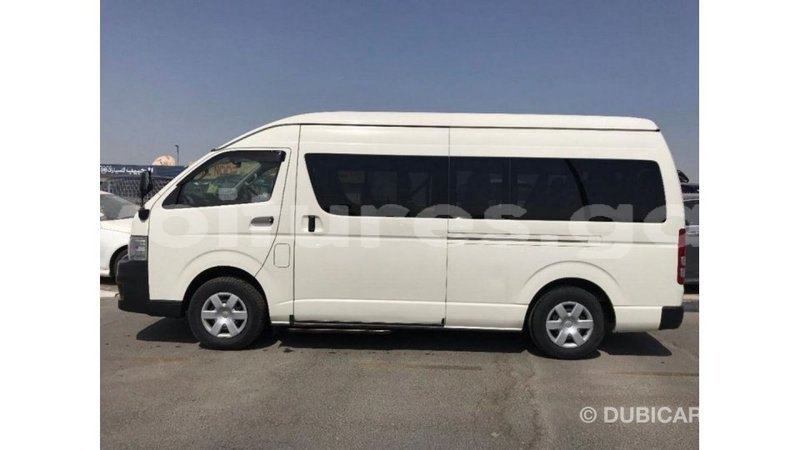 Big with watermark toyota hiace estuary import dubai 5534