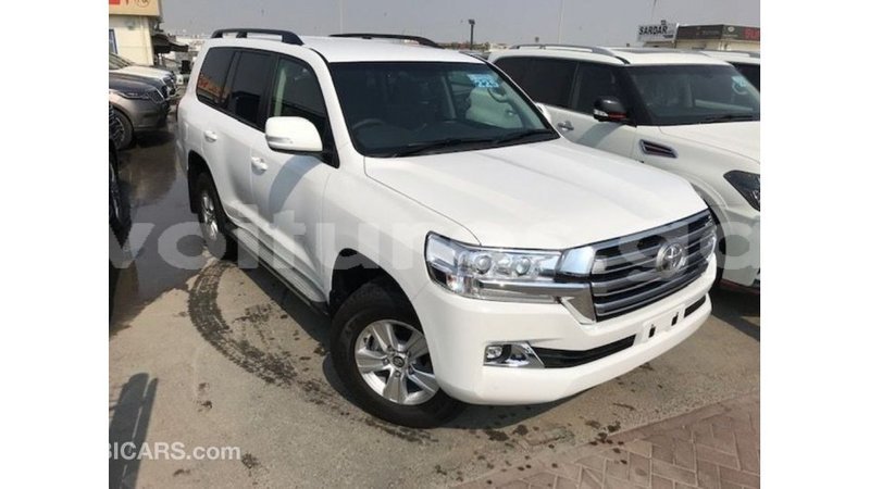 Big with watermark toyota land cruiser estuary import dubai 5535