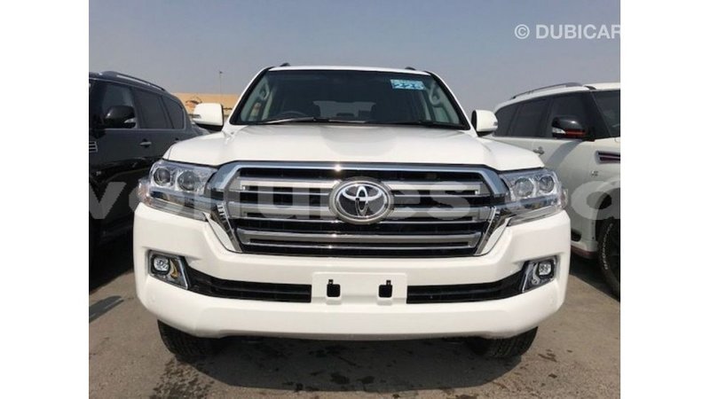 Big with watermark toyota land cruiser estuary import dubai 5535