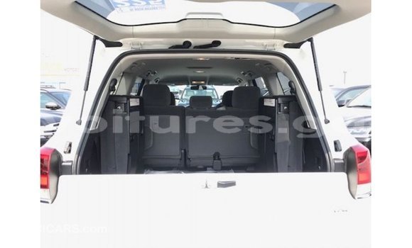 Sayi Imported Toyota Land Cruiser White Mota in Import - Dubai a estuary Sayi Imported Toyota Land Cruiser White Mota in Import - Dubai a estuary